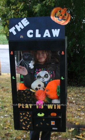 Girl's Halloween Claw Machine Costume