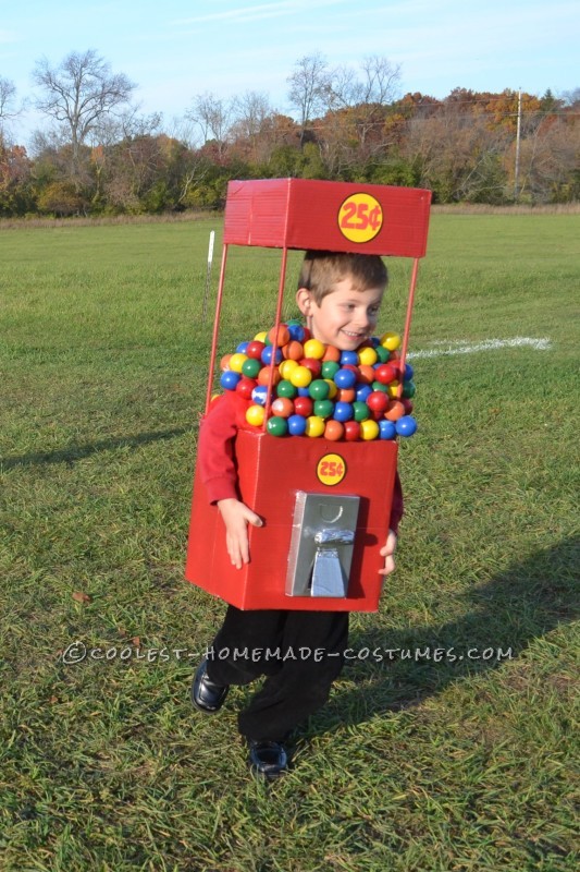 Cool Duo Costume: A Gumball Machine and a Quarter