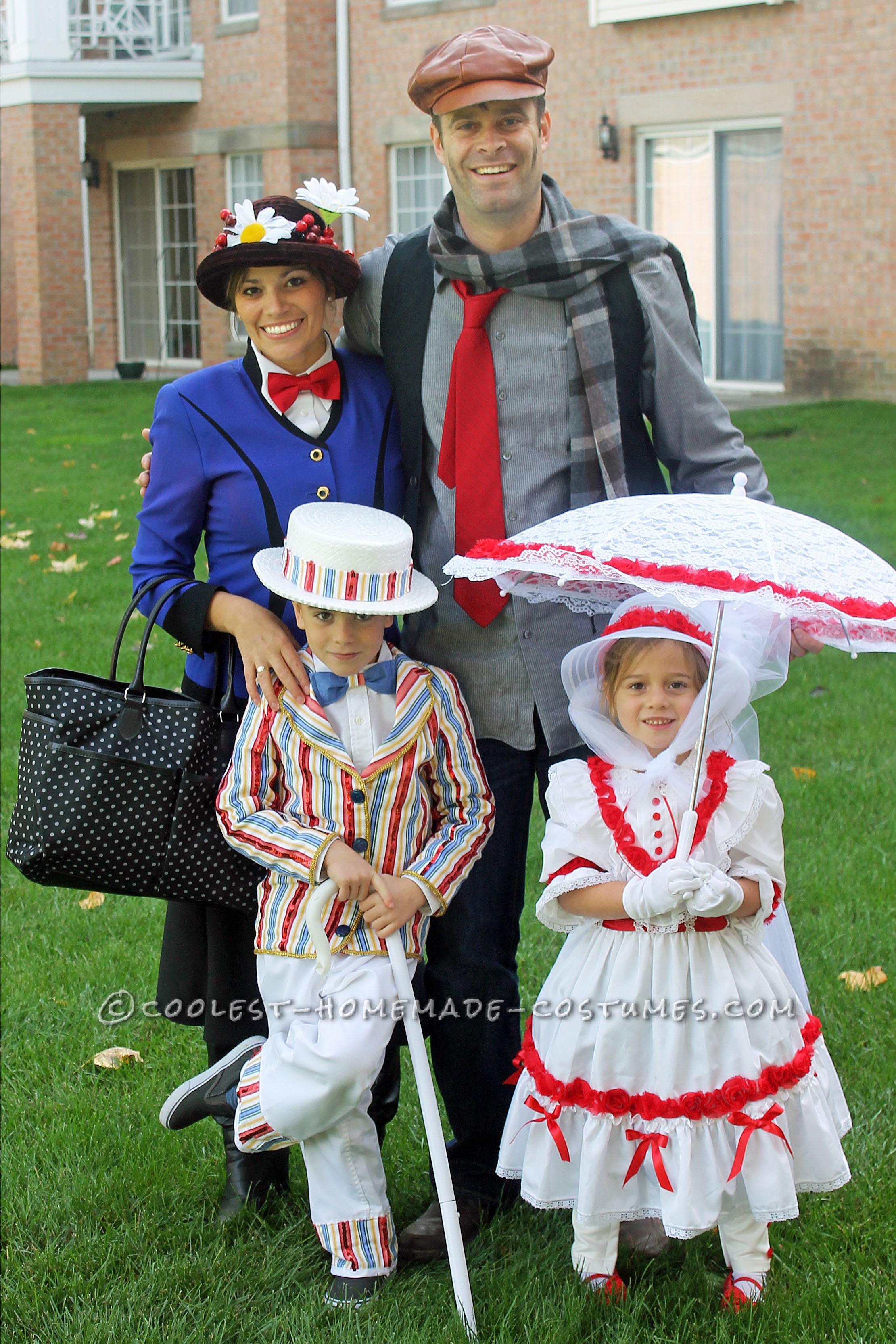 Mini Mary Poppins Halloween Costume  Mary poppins halloween costume, Mary  poppins costume, Girl outfits