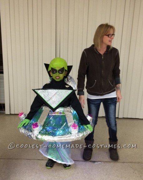 Cool Homemade UFO Alien Costume for a Boy