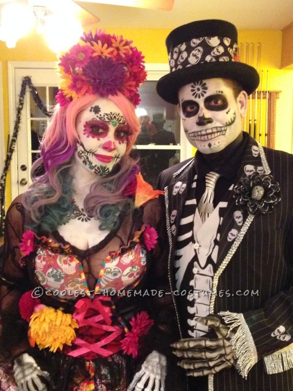 Amazing Day of the Dead Couple Costume