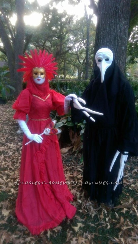 https://www.coolest-homemade-costumes.com/files/2014/11/venetian-carnival-costumes-129339-452x800.jpg