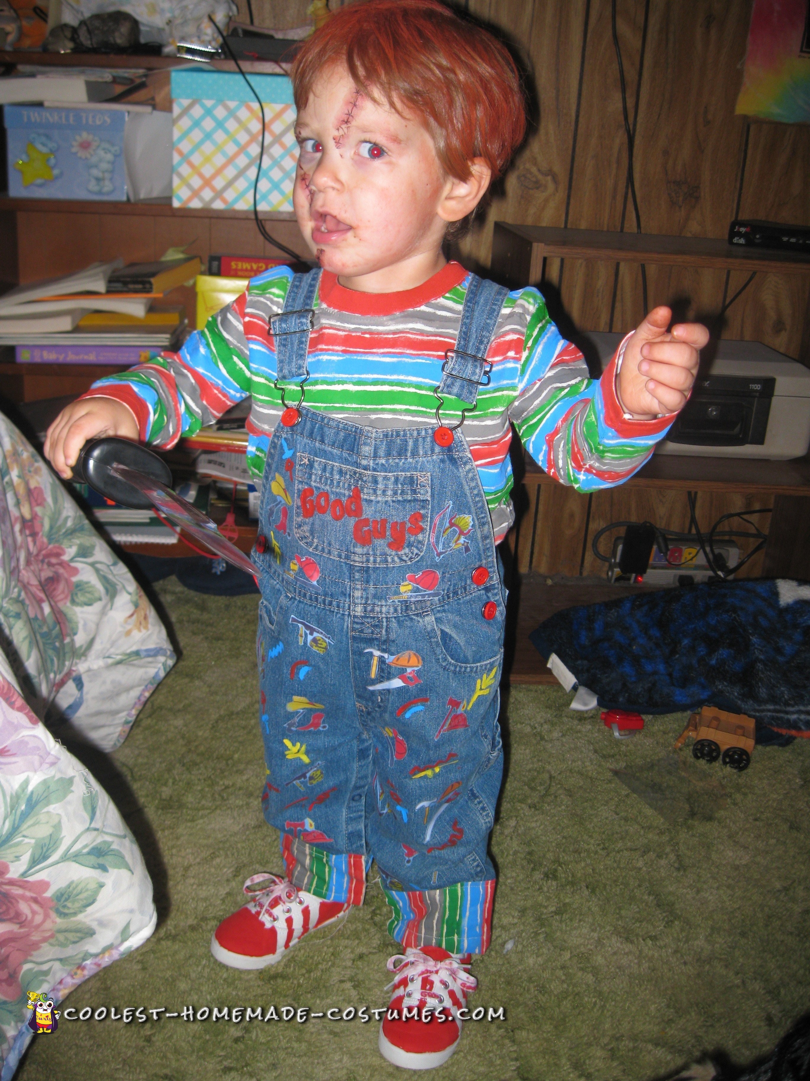 https://www.coolest-homemade-costumes.com/files/2015/11/awsome-chucky-costume-for-2-year-old-boy-145728.jpg