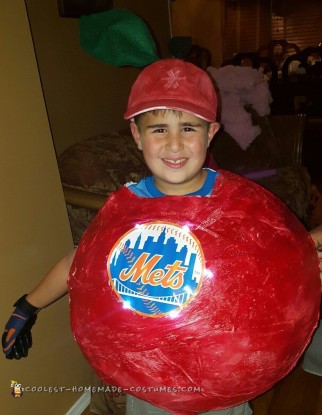 Cool Ny Mets Homerun Apple Costume