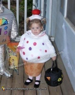 Coolest Homemade Cupcake Toddler Costume Idea